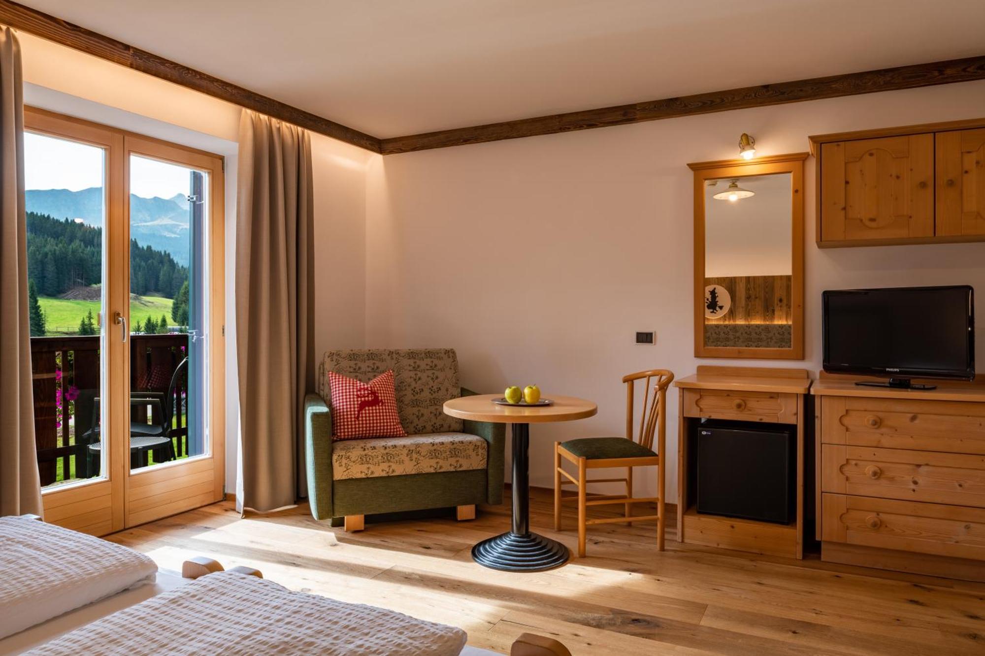 Saltria - Your Alpine Experience Alpe Di Siusi Rom bilde